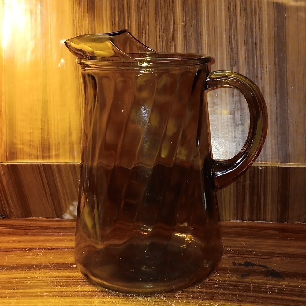 Vintage 1960s Barlett Collins amber swirl 2qt glass pitcher